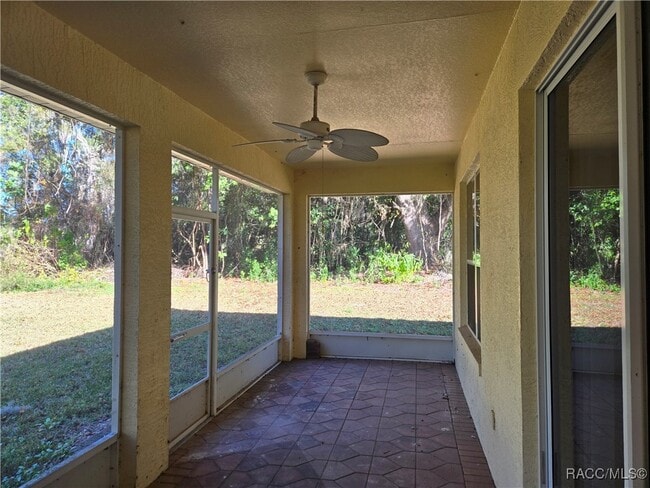 Building Photo - 2846 N Kittery Point