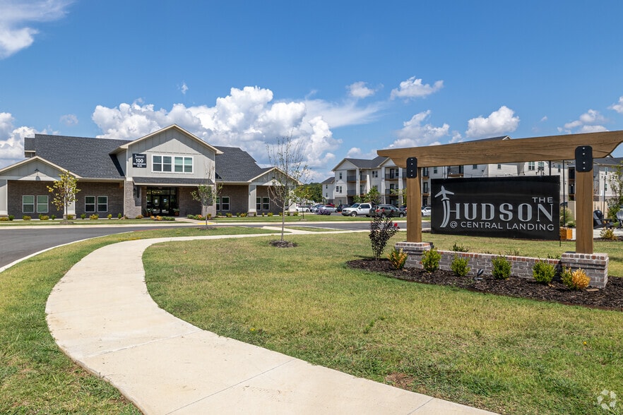 Building Photo - The Hudson at Central Landing