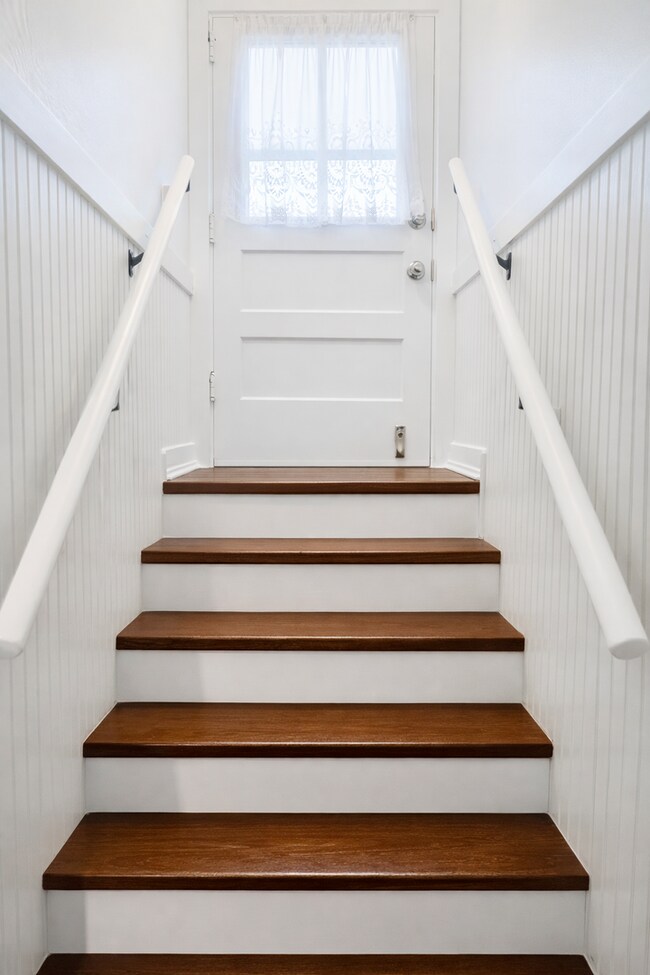 Building Photo - Charming Freshly Remodeled Home Steps from Kendall Yards & Centennial Trail