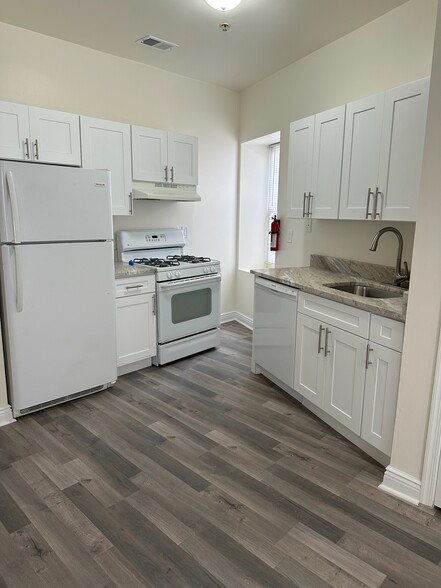 Building Photo - 177 Avenel St