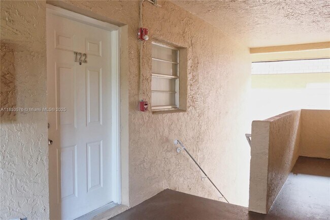 Building Photo - 9962 SW 88th St