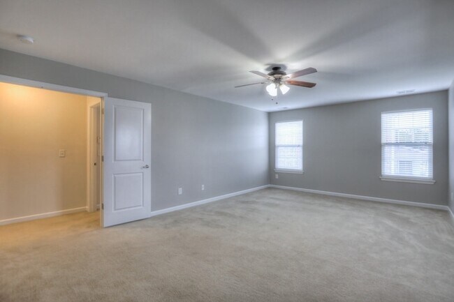 Building Photo - 2518 Broome St