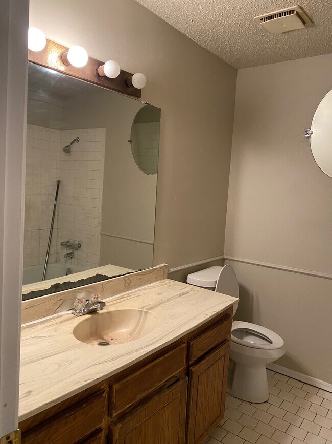 Building Photo - 12602 Abbotts Way