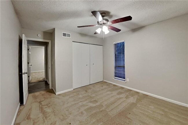 Building Photo - 2330 Post Creek Ct