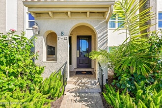 Building Photo - 10 10th St