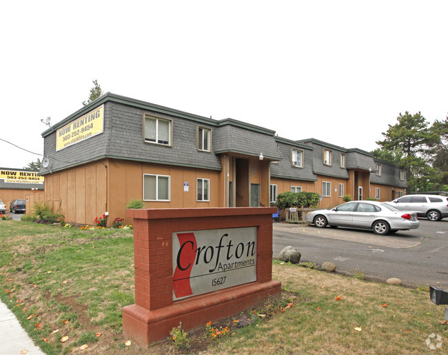 Primary Photo - Crofton Apartments