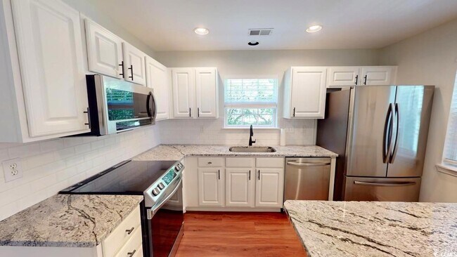 Building Photo - 1000 Pembroke Ct