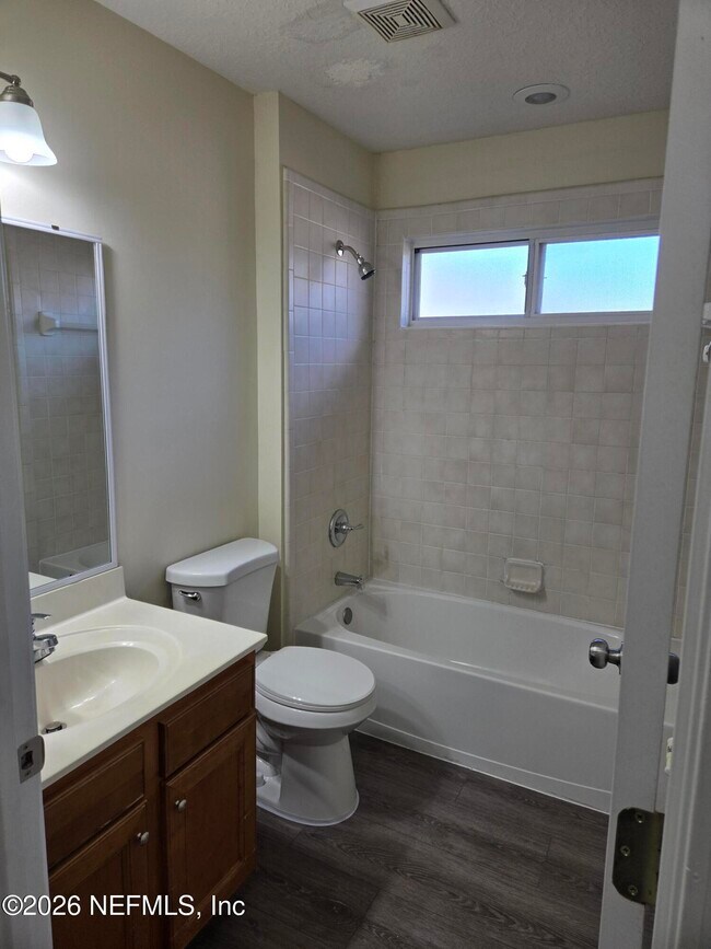 Building Photo - 1928 W Willow Branch Ln