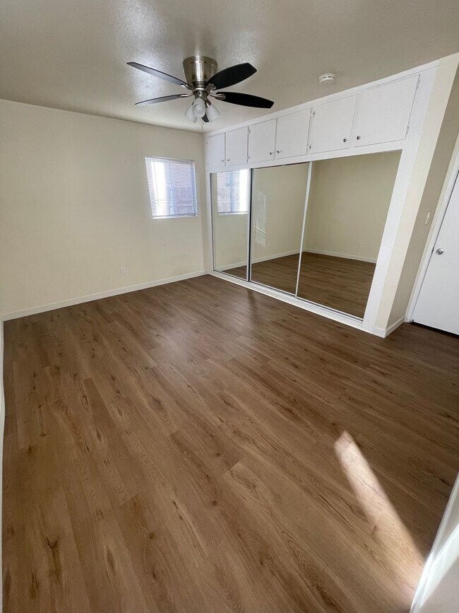 Building Photo - GLEN