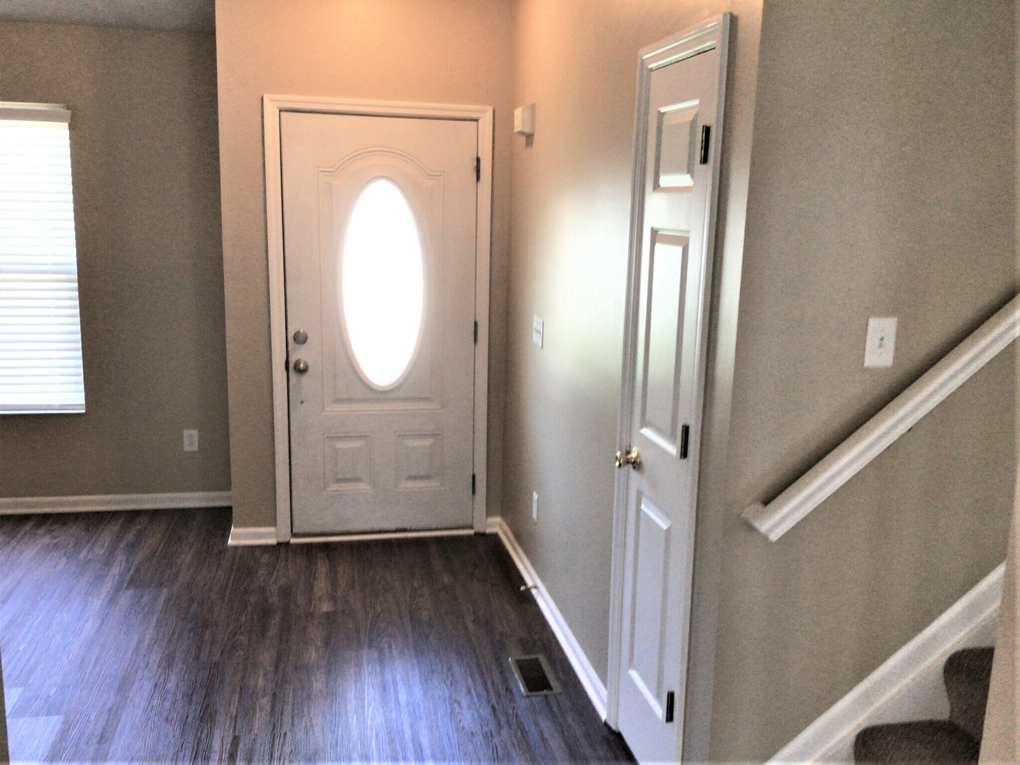 Building Photo - 221 Choctaw Cir