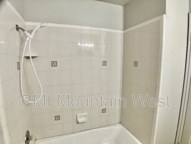 Building Photo - 130 W 1225 N