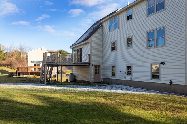 Building Photo - 4 Pheasant Ct