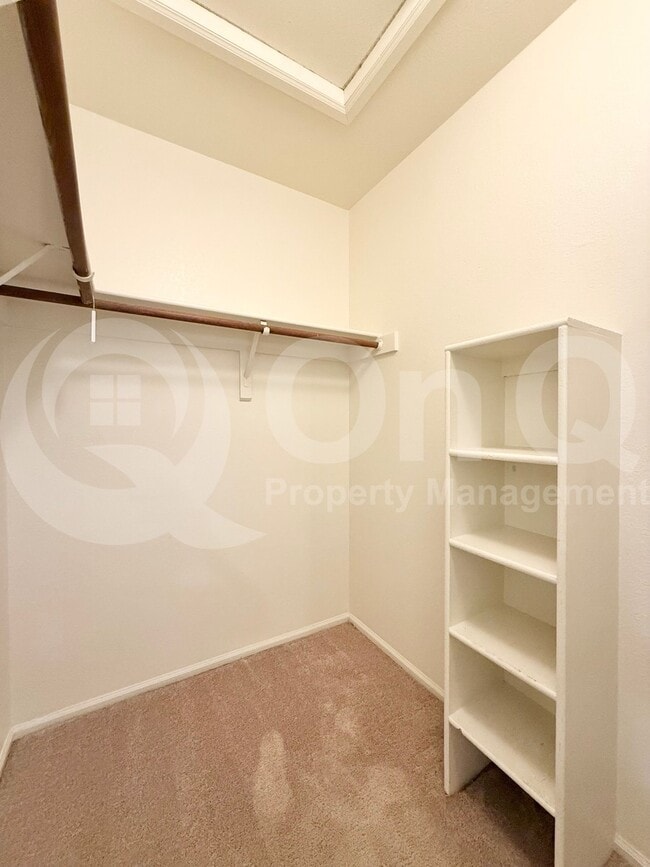 Building Photo - 1717 E Union Hills Dr