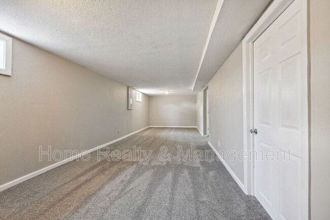 Building Photo - 10444 Hoyt Ct