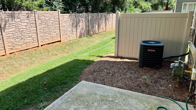 Building Photo - 331 Park Meadows Dr