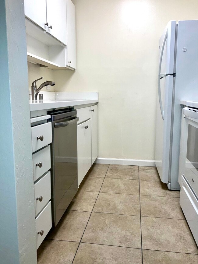 Building Photo - 350 N Civic Dr