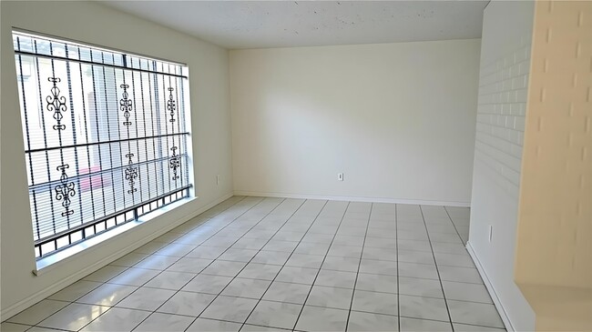 Building Photo - 13146 Newbrook Dr