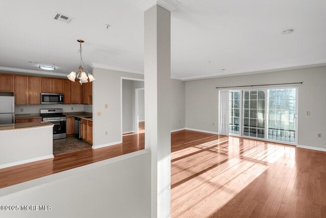 Building Photo - 325 Regency Pl