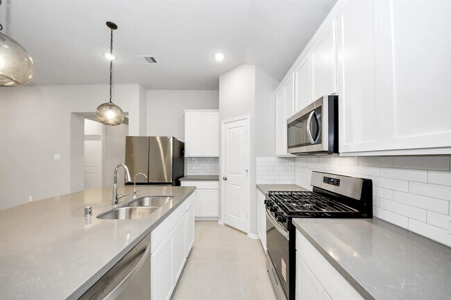 Building Photo - 20731 Sunseed Dr