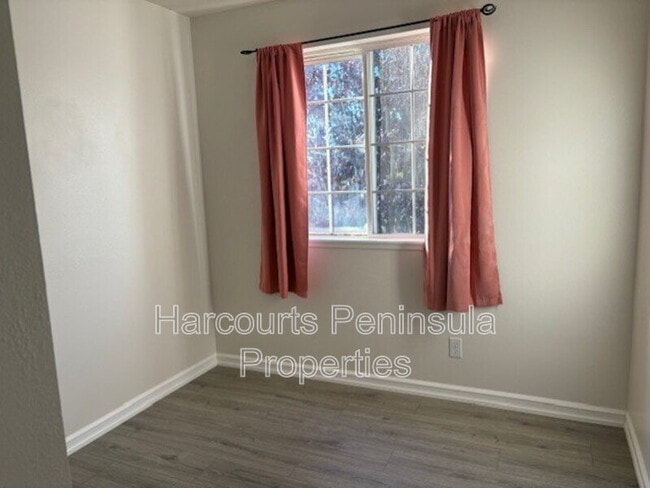 Building Photo - 3980 Broadmoor Loop