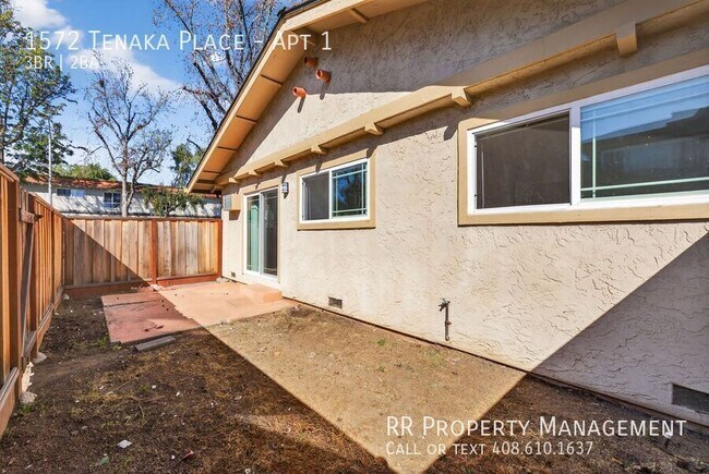 Building Photo - 1572 Tenaka Pl