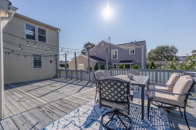 Building Photo - 28 Brookdale Ave