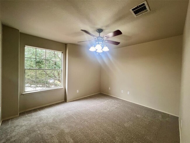 Building Photo - 8917 Whiteworth Loop