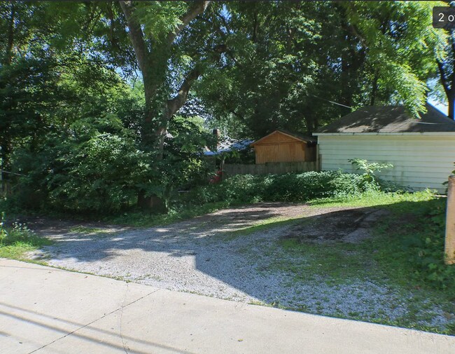 Building Photo - 614 N Gilbert St