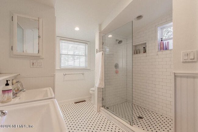 Building Photo - 2751 Herschel St