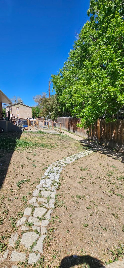 Building Photo - AVAILABLE NOW! Arvada 3 Bed 2 Bath Duplex New Paint New Flooring!