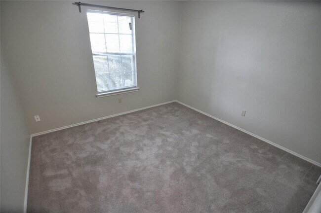 Building Photo - 1803 Timberwood Dr