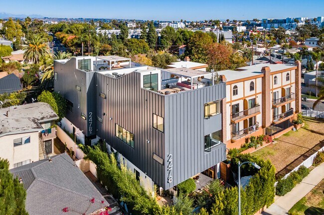 Building Photo - 2478 Penmar Ave