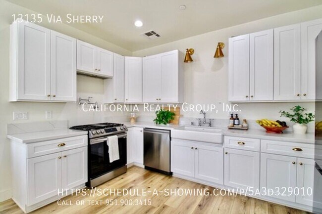 Building Photo - 13135 Via Sherry