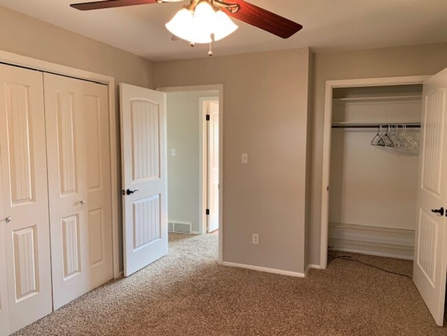 Building Photo - 5038 Hickory Pl