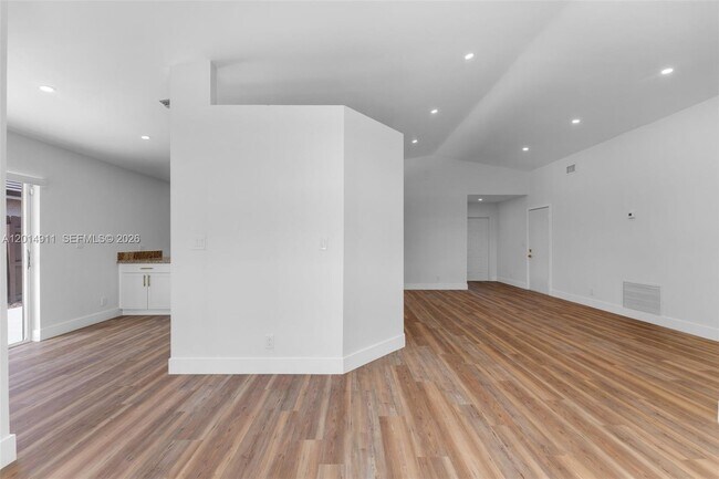 Building Photo - 8113 SW 157th Ct