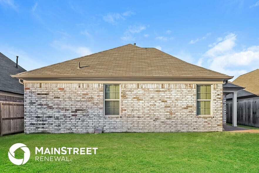 Building Photo - 9425 Darren Cir S