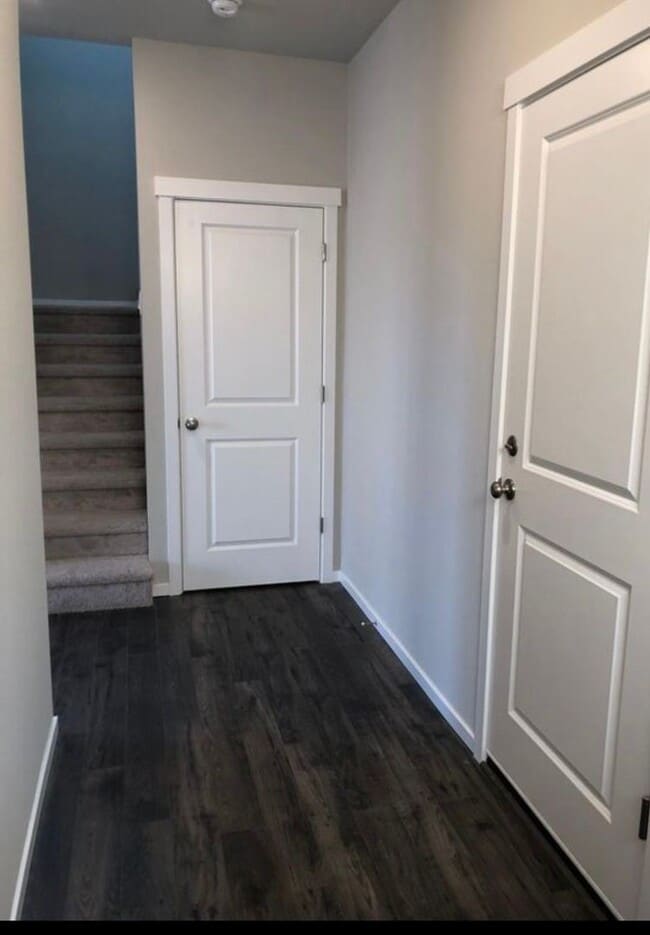 Building Photo - Beautiful 4 Bedroom Home with Attached Garage!