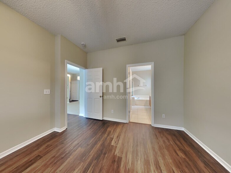 Building Photo - 1345 Brooke View Dr