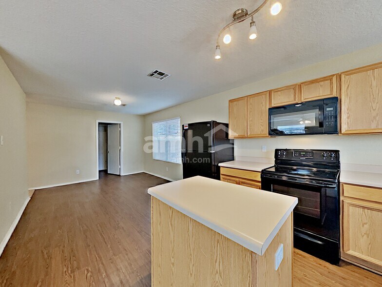 Building Photo - 6163 Brandys Farm