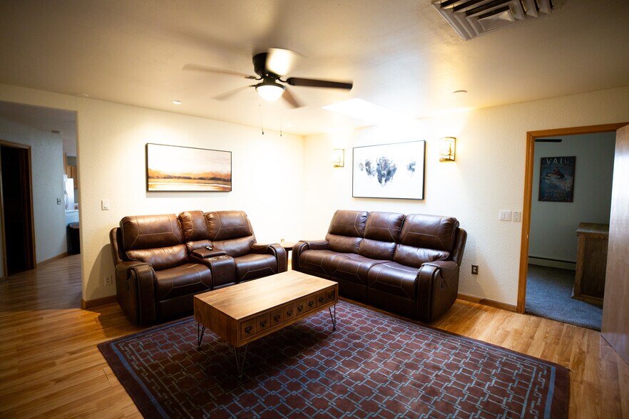 Building Photo - 677 US-50