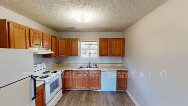 Building Photo - 1552 Shoally Creek Rd