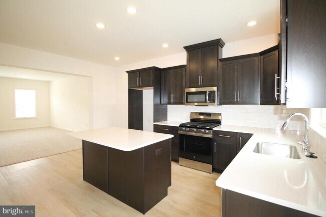 Building Photo - 2445 Spring Water Cir