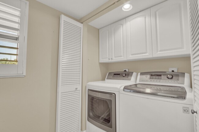 Building Photo - 1036 US-1