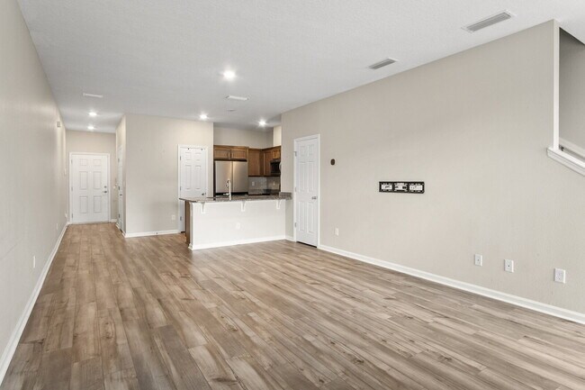 Building Photo - 3 Bedroom / 2.5 Bathroom Townhouse in the Meadows at Oakleaf
