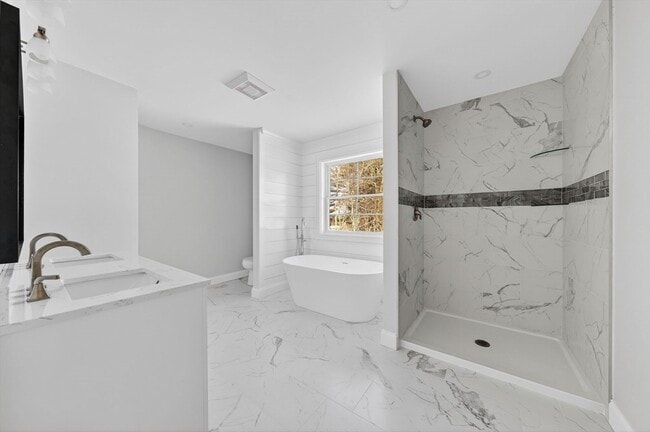 Building Photo - 3 Earle St