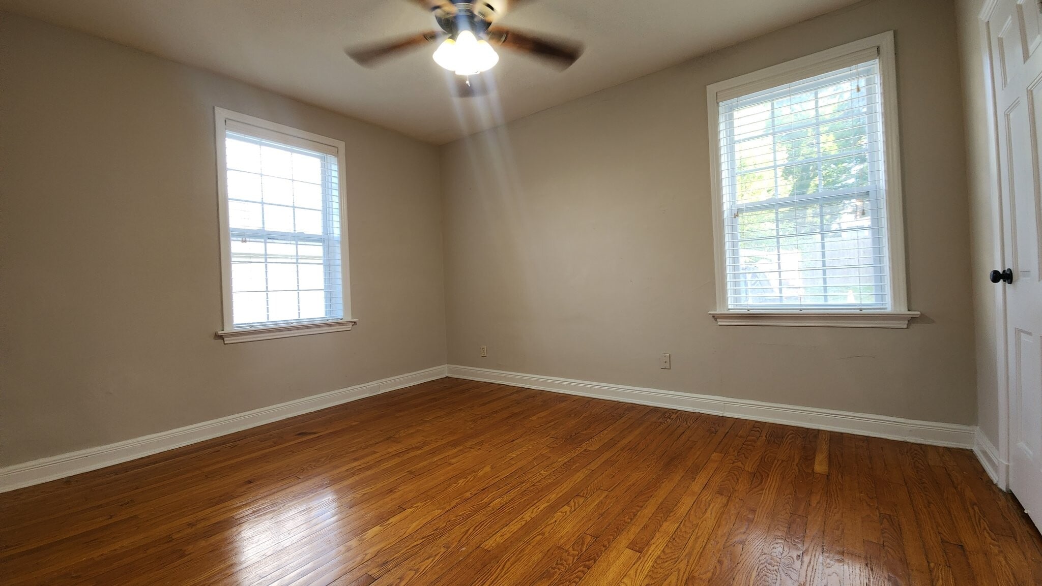 Building Photo - 1042 Sanford Ave