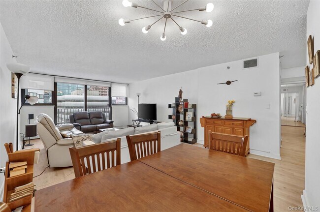 Building Photo - 25 Rockledge Ave