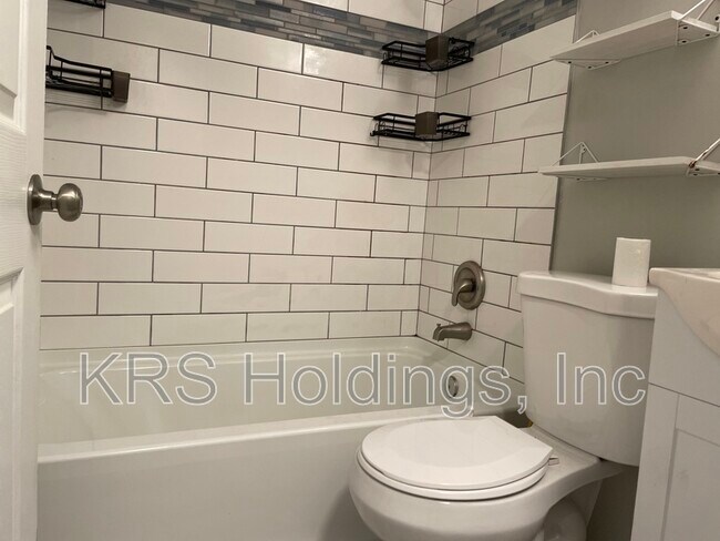 Building Photo - 1515 Cronin Dr