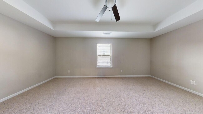 Building Photo - Large Home in The Preserve