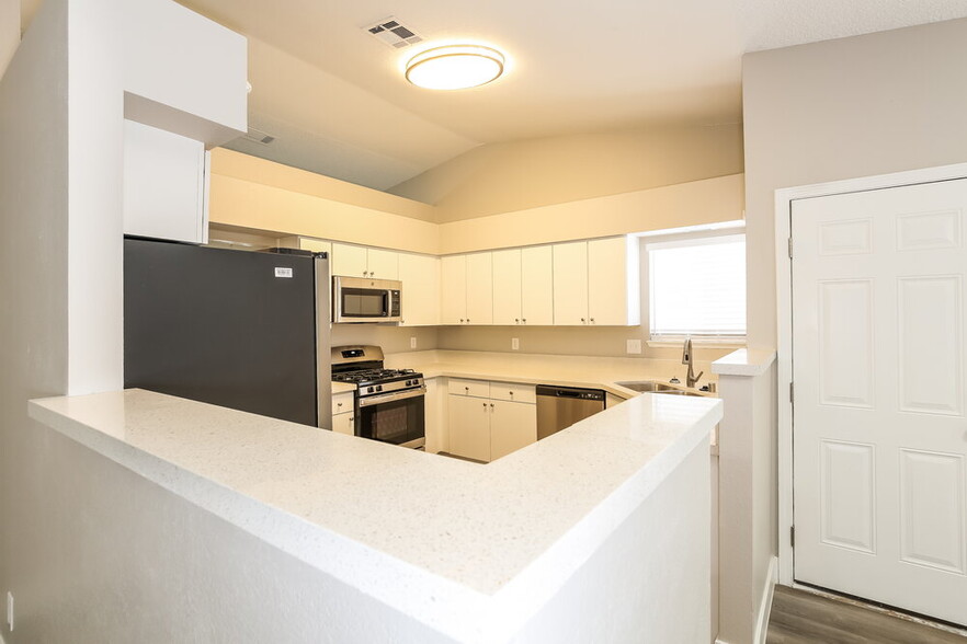 Building Photo - 6108 Rymer Ct
